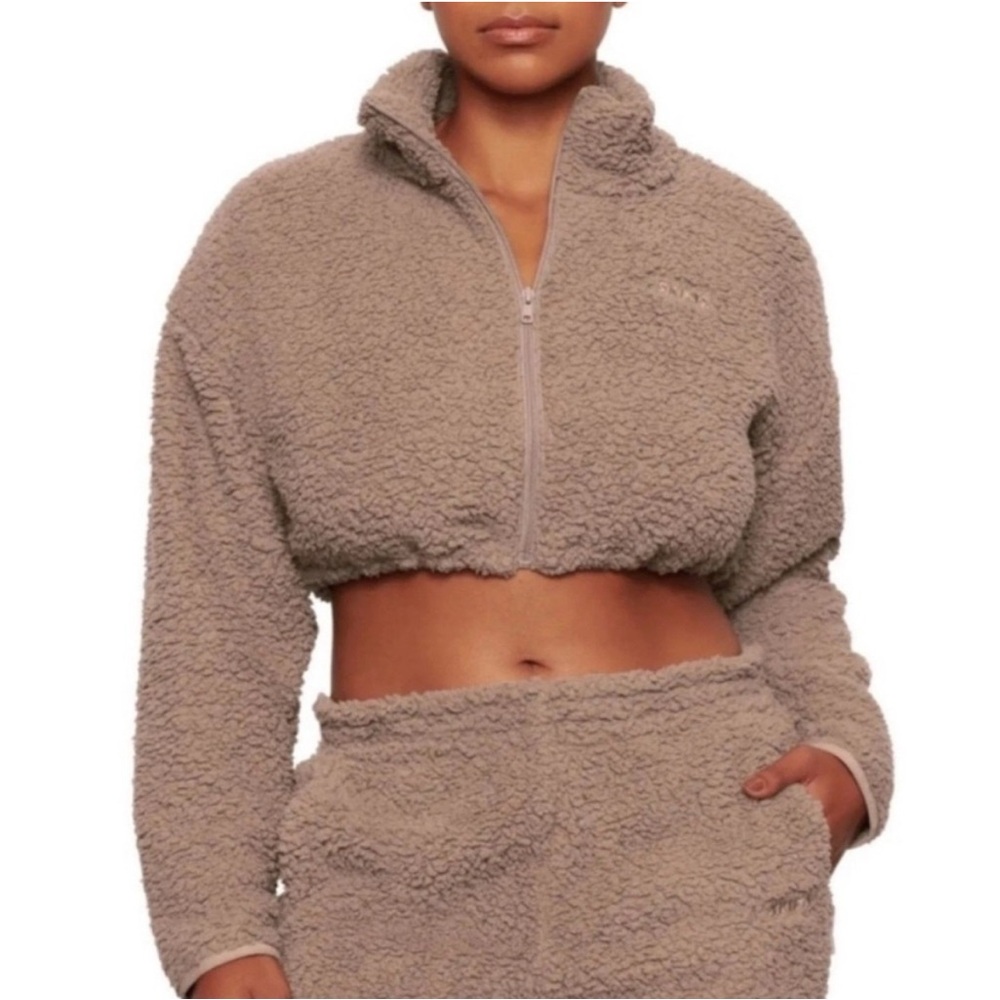 Skims cropped sherpa jacket
